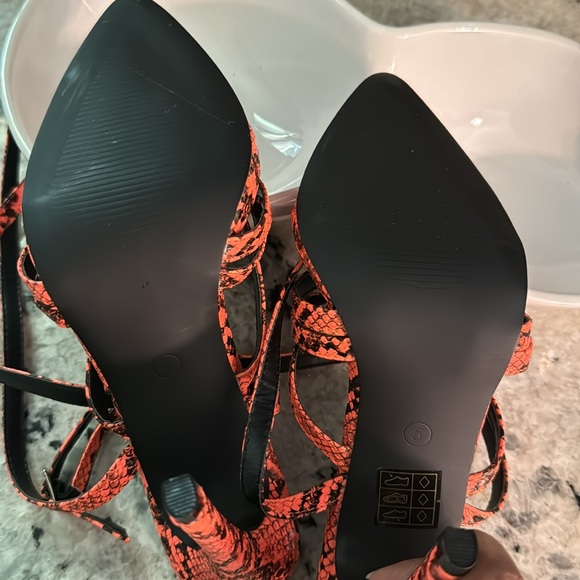 PLT faux snake skin heels - Picture 6 of 7